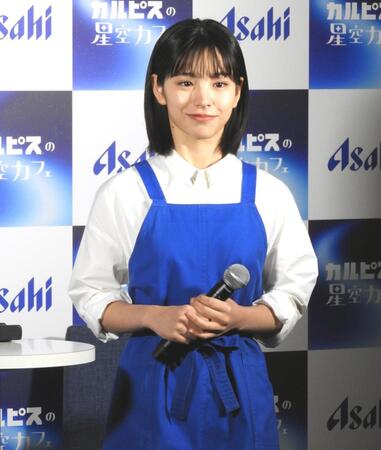 　透明感あふれるビジュアルで登場した當真あみ