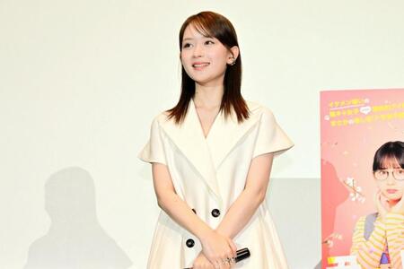 　映画「君がトクベツ」の大ヒット御礼舞台あいさつを行った畑芽育