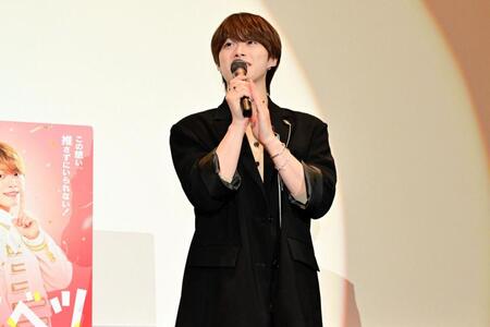 　映画「君がトクベツ」の大ヒット御礼舞台あいさつを行った大橋和也