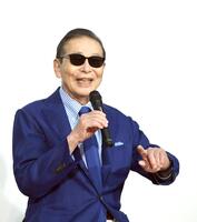 　第１回の番組収録で知的好奇心をくすぐられたタモリが笑顔を見せる（撮影・園田高夫）