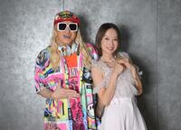 　一夜限りのスペシャルライブでタッグを組む鈴木亜美（右）とＤＪ　ＫＯＯ（撮影・伊藤笙子）