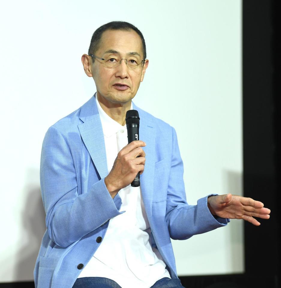 　第１回の番組内容について話す山中伸弥教授（撮影・園田高夫）