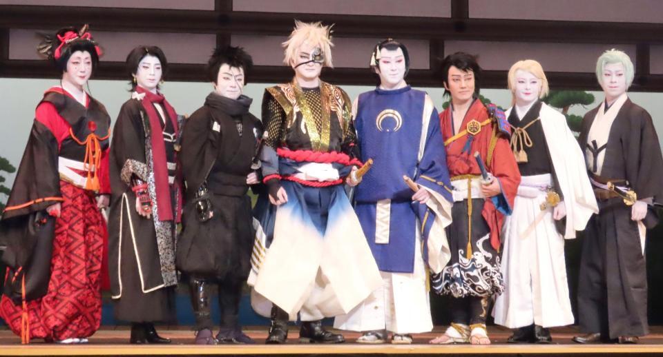 　（左から）河合雪之丞、尾上左近、中村鷹之資、中村獅童、尾上松也、中村歌昇、中村莟玉、上村吉太朗