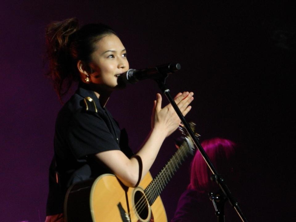 　２０１１年５月、サプライズライブを行ったＹＵＩ