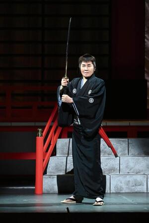 　五木ひろし（提供・新歌舞伎座　Ⓒ田中聖太郎）