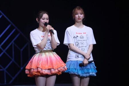 　ＳＫＥ４８の新キャプテンに就任した松本慈子（左）。右は菅原茉椰©２０２５　Ｚｅｓｔ，Ｉｎｃ．