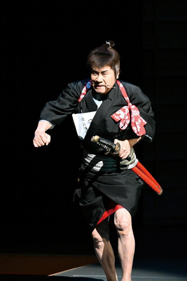 　五木ひろし（提供・新歌舞伎座　Ⓒ田中聖太郎）