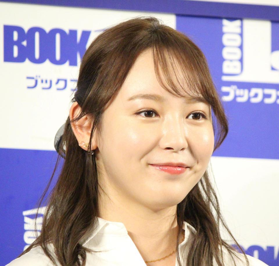 　写真集発売記念イベントに登場した森千晴アナウンサー