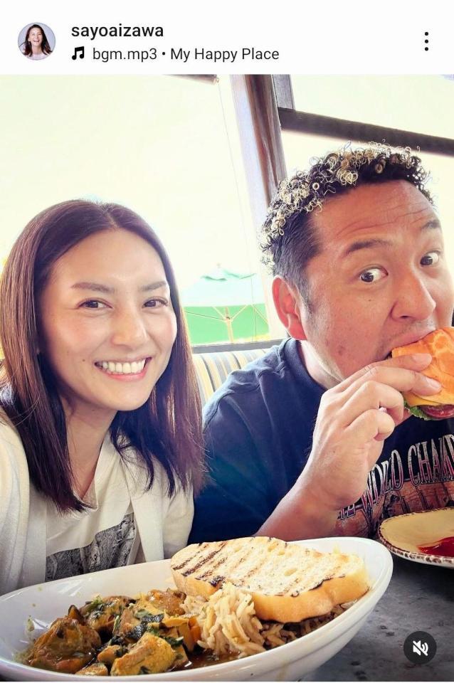 　ロサンゼルスで夫と仲良く食事。７月３日付けの相沢紗世のインスタグラム（＠ｓａｙｏａｉｚａｗａ）から