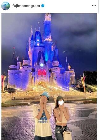 長女と。藤本敏史のインスタグラム＠ｆｕｊｉｍｏｏｏｎｇｒａｍ（６月３日付）より