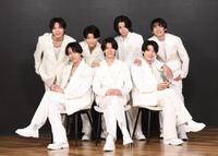 　７月７日にデビューしたＣＬＡＳＳ　ＳＥＶＥＮの（前列左から）高田憐、大東立樹、野秀侑、（後列同）中澤漣、横田大雅、近藤大海、星慧音（撮影・佐々木彰尚）