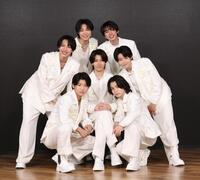 　７月７日にデビューしたＣＬＡＳＳ　ＳＥＶＥＮの（前列左から）横田大雅、近藤大海、（中列同）高田憐、大東立樹、近藤大海、（後列同）中澤漣、星慧音（撮影・佐々木彰尚）