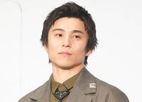 中尾明慶さん掲載ページ（ポスターサイズ）#17808 幸せ者です」中尾明慶37歳誕生日 女優妻＆息子も登場 幸せ家族