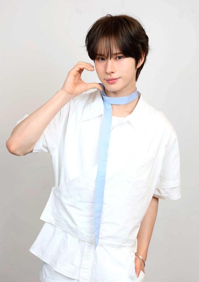 　ポーズを決めるＫＹＵＮＧＭＩＮ