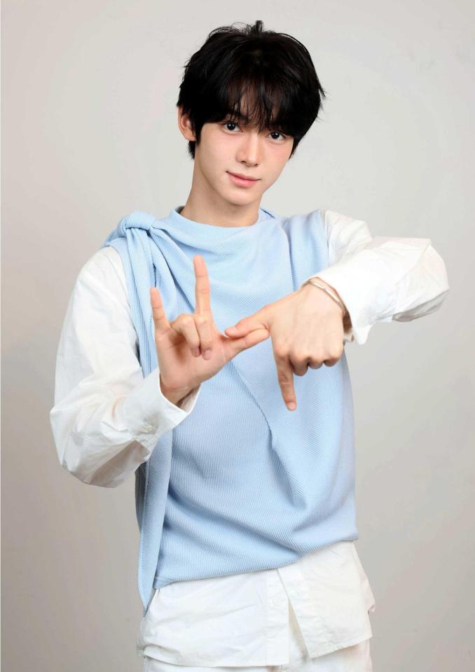 　ポーズを決めるＨＡＮＪＩＮ