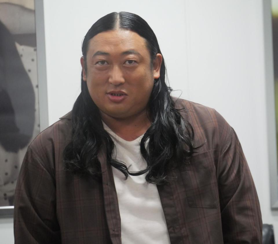 　会見に出席した秋山竜次