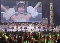 　盛り上がる日本武道館（撮影・佐々木彰尚）