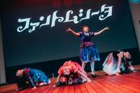 　パフォーマンスを行うファントムシータ（提供・オカベメイ）