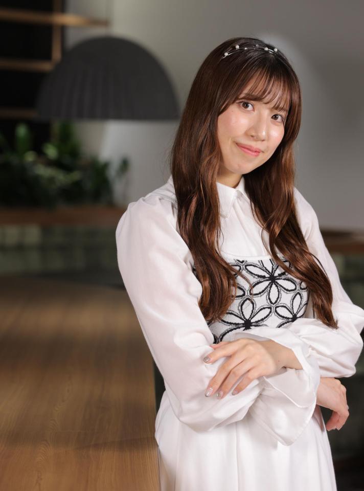 　ＳＫＥ４８卒業後、初となる写真集を発表した荒井優希（撮影・西岡正）