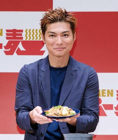 　ほほ笑むＥＸＩＬＥ　ＳＨＯＫＩＣＨＩ