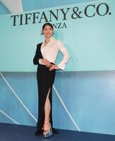 　ポーズを決める土屋太鳳（撮影・西岡正）