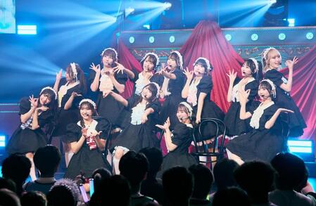 　福岡公演を盛り上げた≠ＭＥの（前列左から）永田詩央里、蟹沢萌子、菅波美玲、冨田菜々風、谷崎早耶、（後列同）落合希来里、河口夏音、尾木波菜、鈴木瞳美、櫻井もも、本田珠由記、川中子奈月心　©ＹＯＡＮＩ