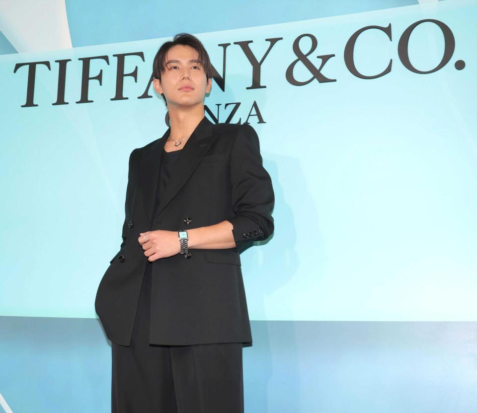 　ポーズを決める中川大志