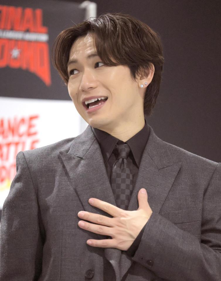 　ＬＤＨ　ＳＣＲＥＡＭのメンバーたちを祝福するＥＸＩＬＥ　ＮＡＯＴＯ（撮影・吉澤敬太）