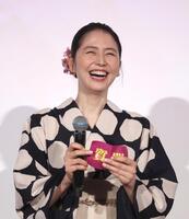 　舞台あいさつに登場した長澤まさみ（撮影・佐々木彰尚）