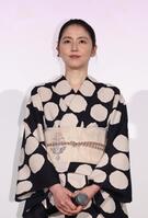 　舞台あいさつに登場した長澤まさみ（撮影・佐々木彰尚）