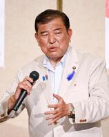 　滋賀県草津市で演説する自民党総裁の石破首相＝１０日