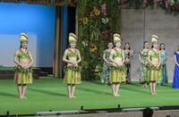 　デビューした新人フラガールの（左から）ＳＨＩＺＵＫＵ、ＡＭＩ、ＲＩＯ、ＲＩＮＯ