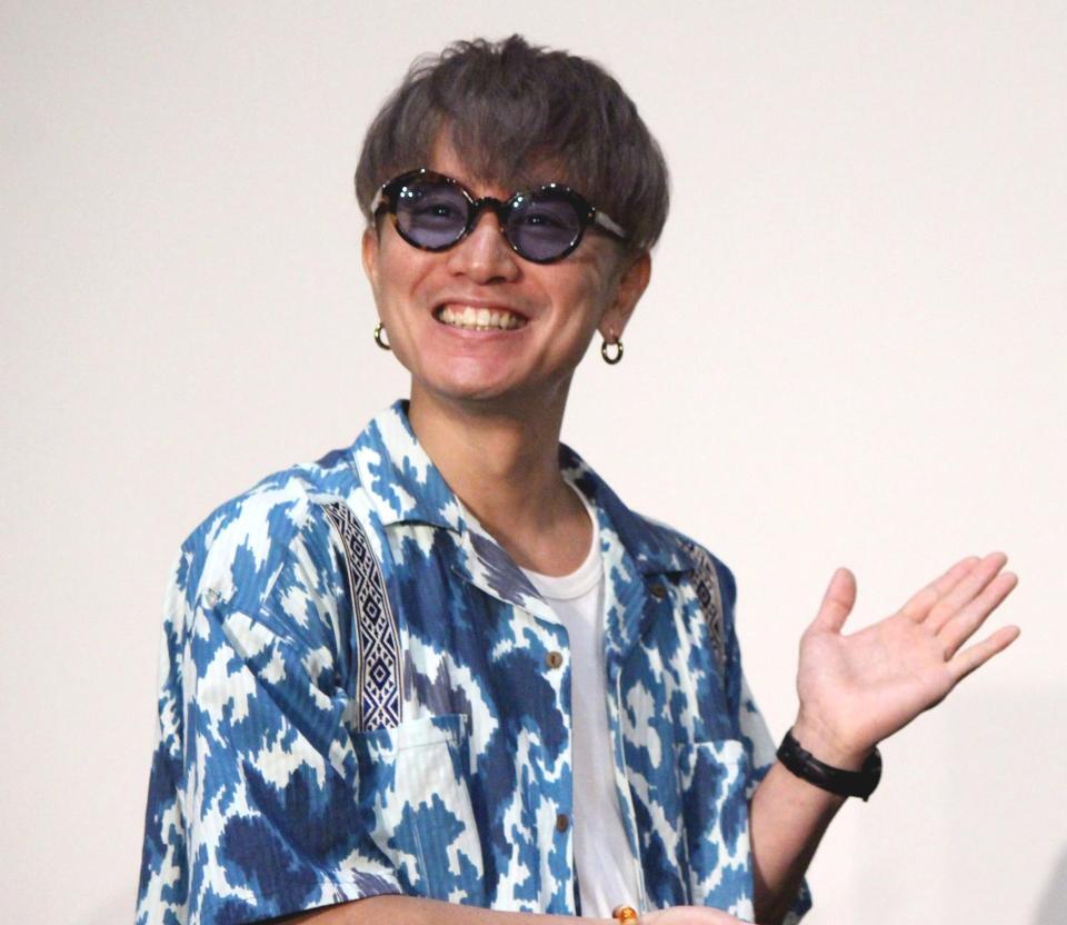 　笑顔を見せるＳＵＰＥＲ　ＥＩＧＨＴの安田章大