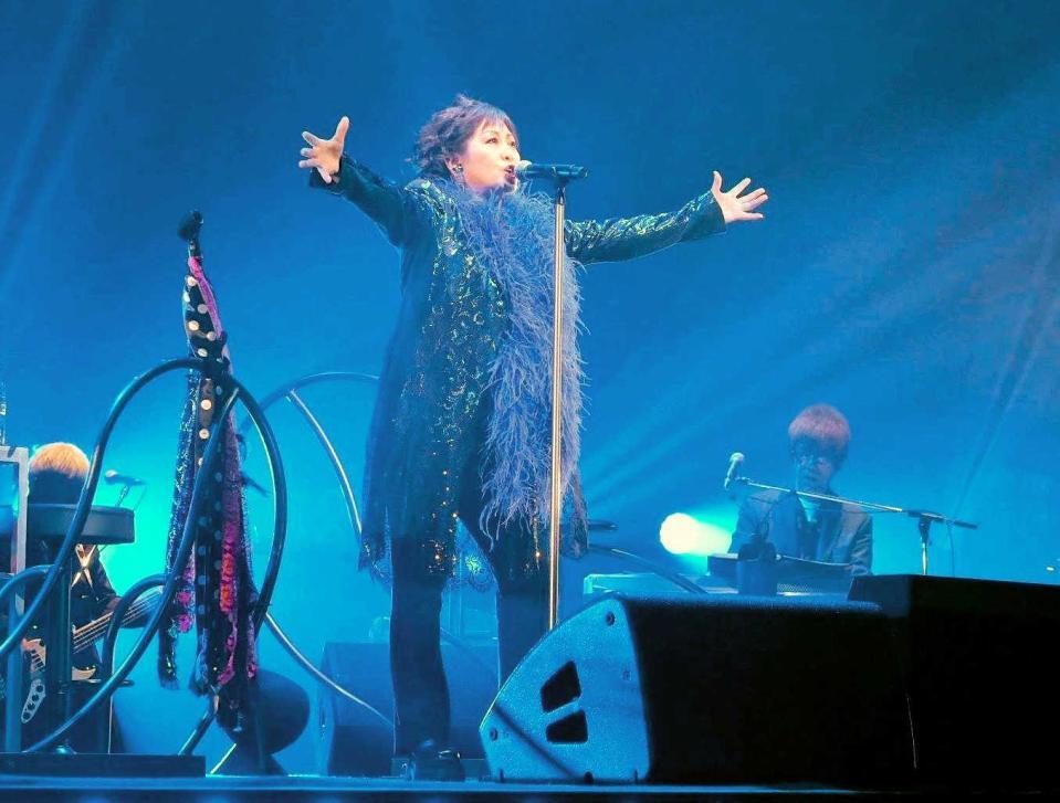 　誕生日に熱唱する渡辺美里（Ｐｈｏｔｏ　ｂｙ　荒川　潤）