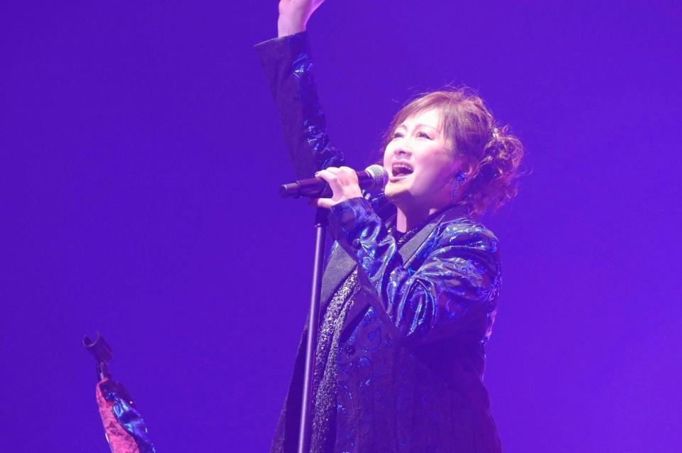 　誕生日に熱唱する渡辺美里（Ｐｈｏｔｏ　ｂｙ　荒川　潤）