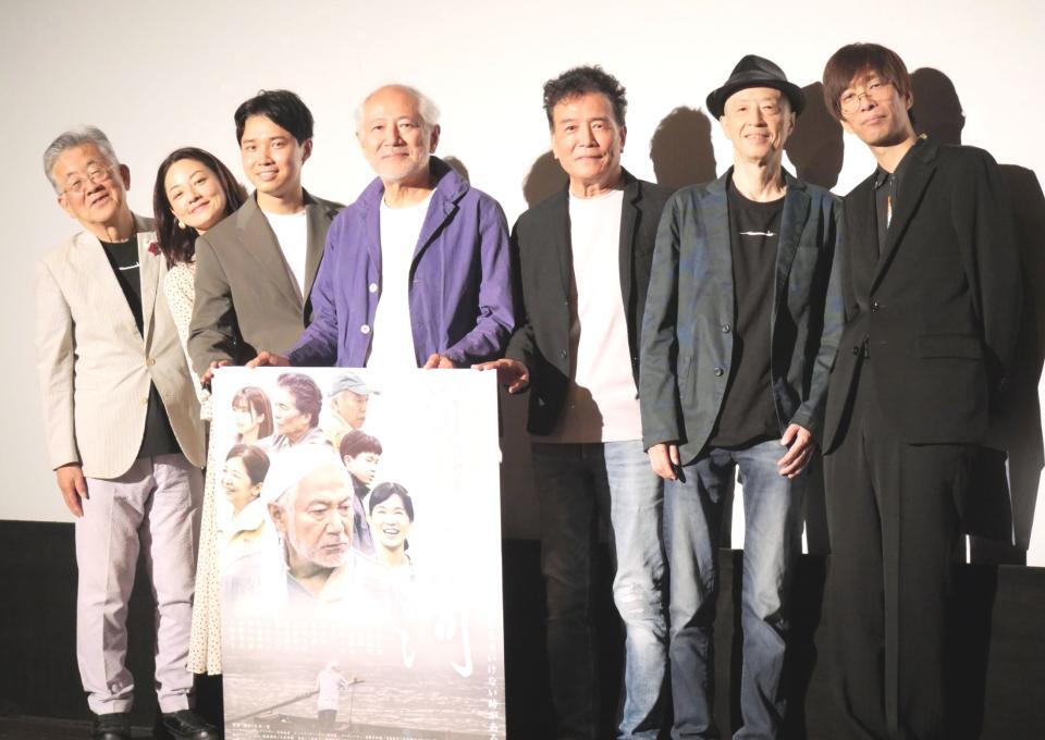 　イベントに出席した（左から）青木辰司エグゼクティブプロデューサー、輝有子、渡辺裕太、中原丈雄、三浦浩一、大木一史監督、カジ