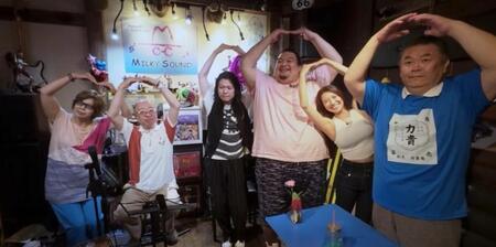 　ゲストの貴闘力（右）も交えて濃厚トークを展開