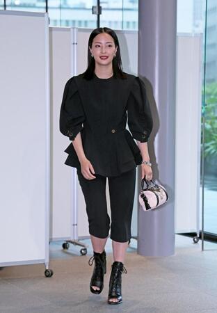 　ルイ・ヴィトン「ビジョナリ・ジャーニー」展レセプションに登場したアンバサダーの広瀬すず（撮影・立川洋一郎）