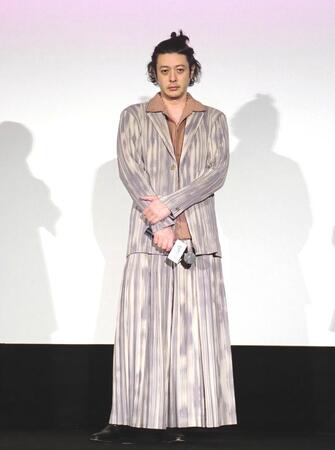 　映画「夏の砂の上」のティーチインイベントを行ったオダギリジョー