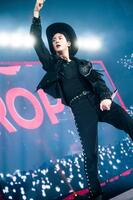 　ロックな衣装でパフォーマンスするＪＩＮ　ⓟ＆©　ＢＩＧＨＩＴ　ＭＵＳＩＣ