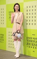 　ルイ・ヴィトン「ビジョナリ・ジャーニー」展レセプションに登場した佐々木希（撮影・立川洋一郎）