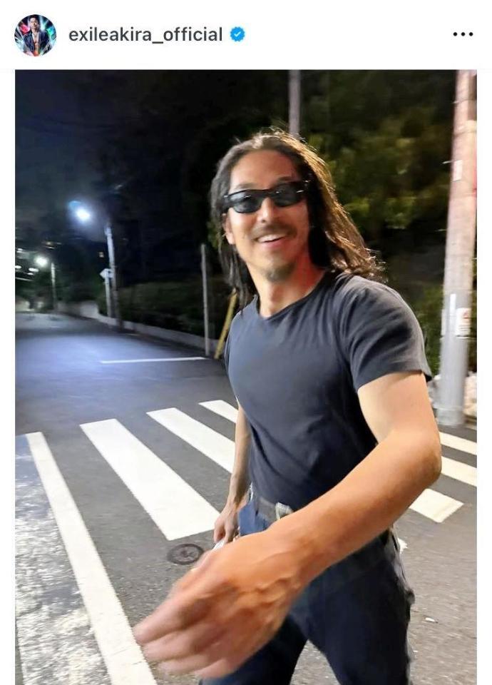 ＡＫＩＲＡのインスタグラム＠ｅｘｉｌｅａｋｉｒａ＿ｏｆｆｉｃｉａｌから