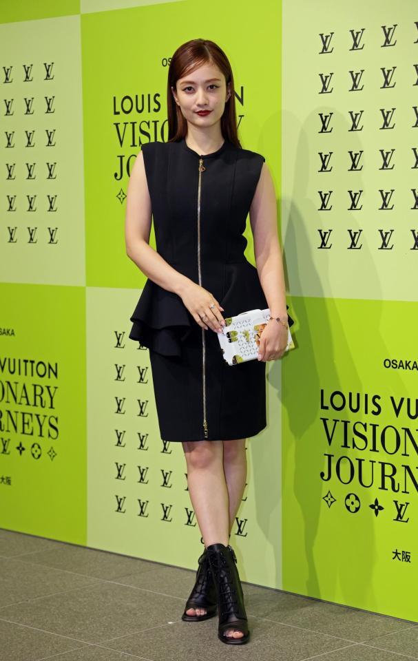 　ルイ・ヴィトン「ビジョナリ・ジャーニー」展レセプションに登場した谷まりあ（撮影・立川洋一郎）