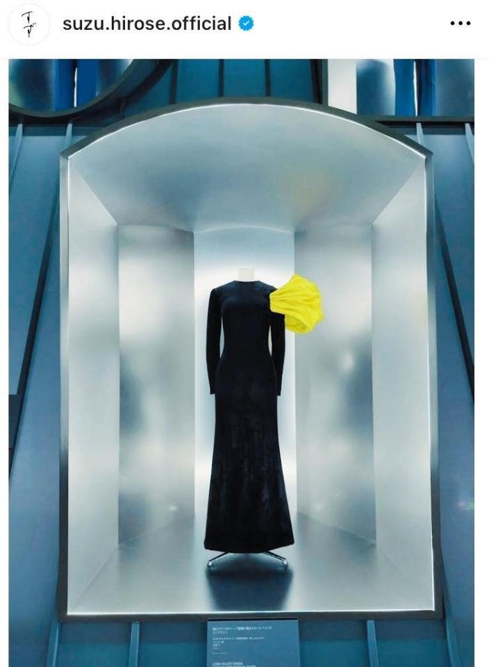 　カンヌで着用したドレスも展示。広瀬すずのインスタグラム＠ｓｕｚｕ．ｈｉｒｏｓｅ．ｏｆｆｉｃｉａｌより