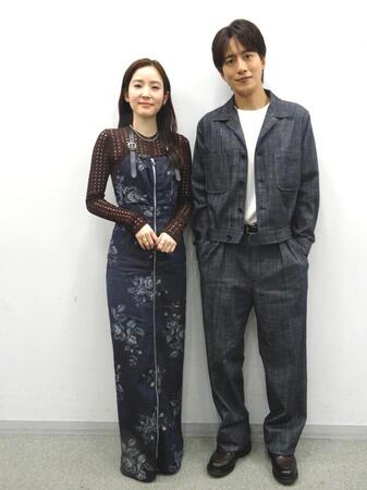 　Ｗ主演の蓮佛美沙子（左）と溝端淳平