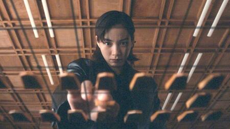 　女流棋士を演じるのん