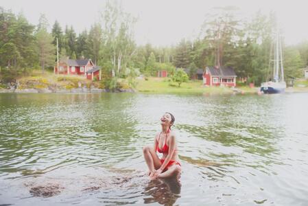 　８年ぶりの写真集を発売した長濱ねる　©高橋ヨーコ／講談社