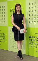 　ルイ・ヴィトン「ビジョナリ・ジャーニー」展レセプションに登場した谷まりあ（撮影・立川洋一郎）