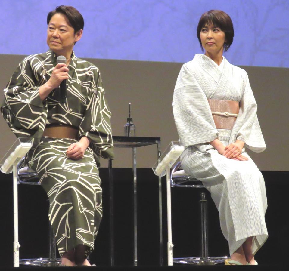　「しあわせな結婚」のキャスト登壇イベントに出席した阿部サダヲ（左）と松たか子