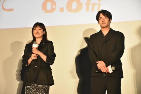 　近畿プレミアに登場した（左から）菅野美穂、赤楚衛二